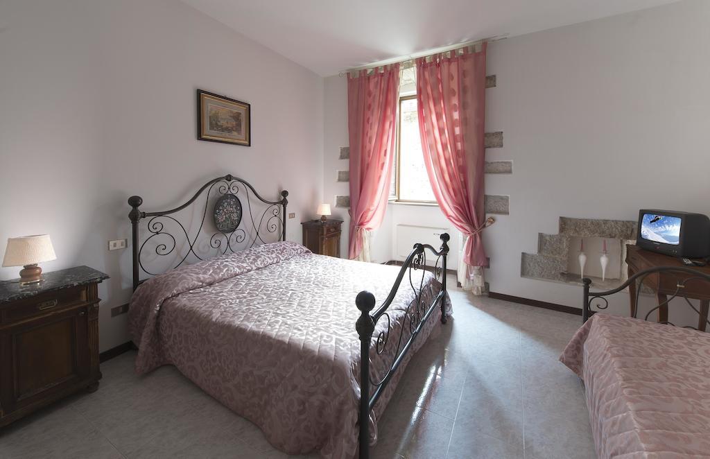 Residenza Di Via Piccardi Bed & Breakfast Gubbio Room photo